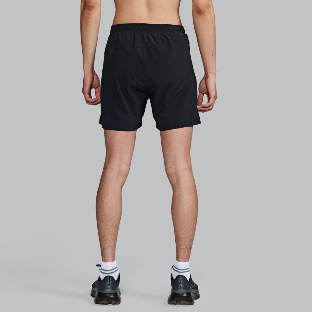 SAUCONY - OUTPACE 5INCH SHORT Men - Rev Online