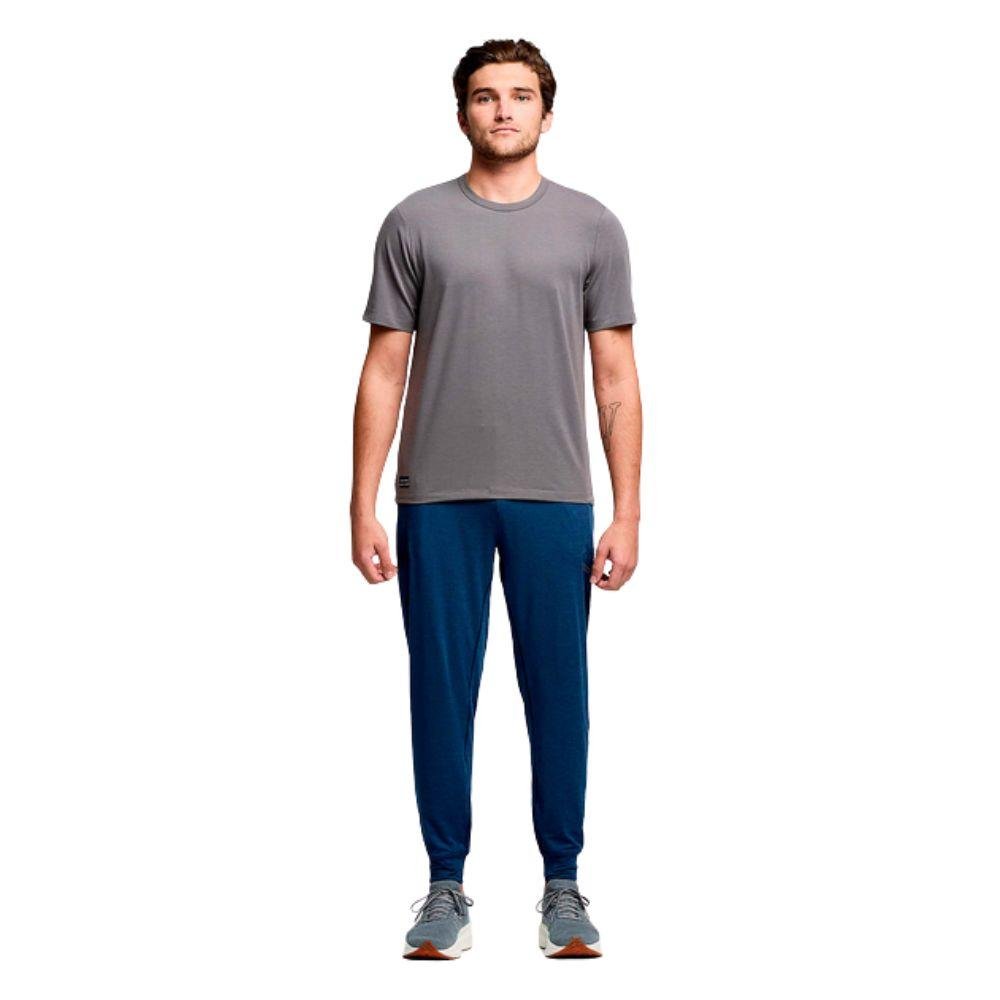 SAUCONY TRIUMPH SHORT SLEEVE เสื้อวิ่งแขนสั้นผู้ชาย - Rev Online