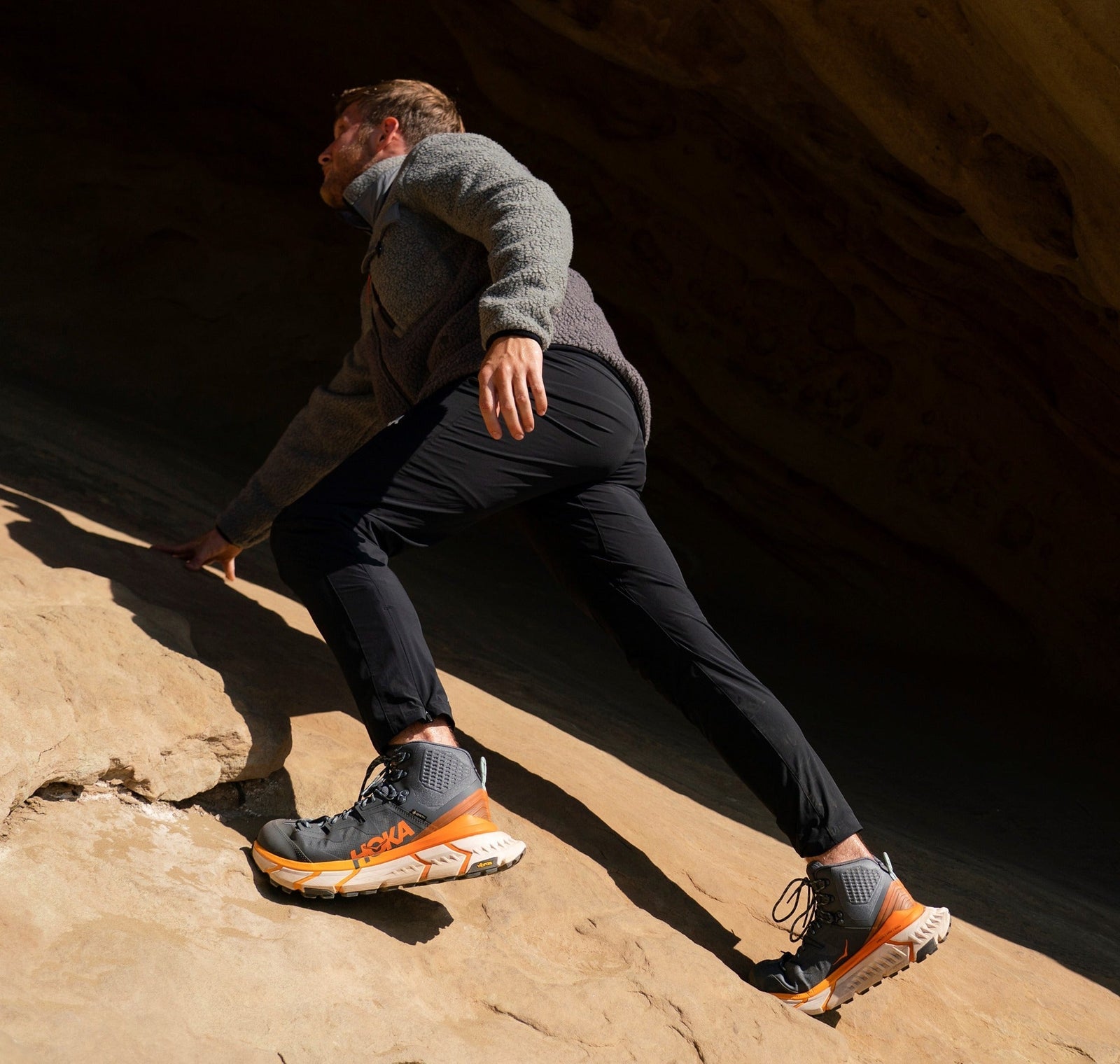 HOKA ONE ONE ANACAPA MID GTX