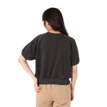 CHAMPION SHORT SLEEVE SWEATSHIRT Women เสื้อสเวตเชิ้ตแขนสั้นผู้หญิง - Rev Online