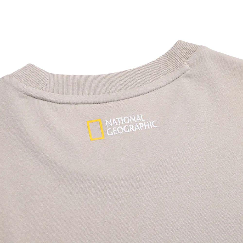 NATIONAL GEOGRAPHIC NEODY SMALL LOGO BASIC FIT เสื้อยืดทีเชิ๊ตสำหรับผู้ชายและผู้หญิง - Rev Online