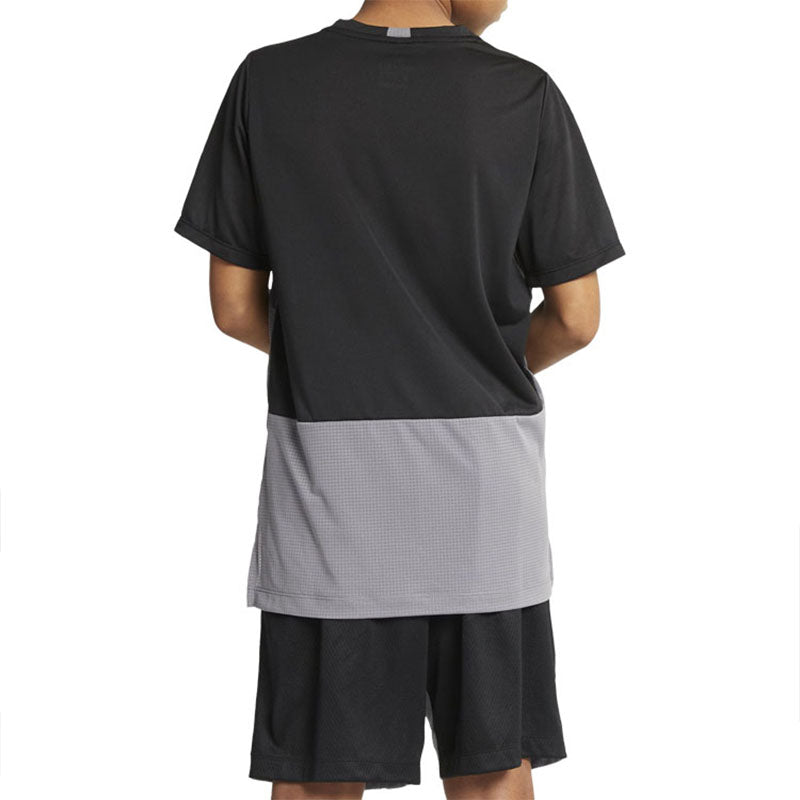 NIKE - B NK DRY TOP SS DOMINATE GFX - Rev Online