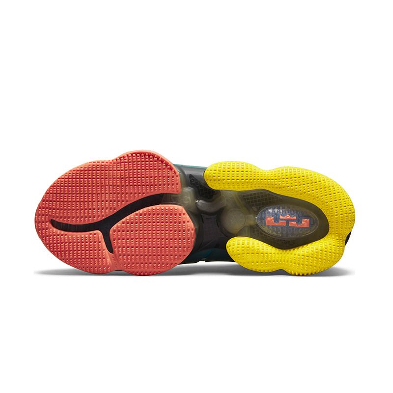 NIKE - LEBRON XIX Men - Rev Online